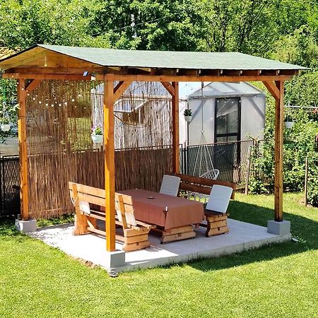 Aurora Apartment Високо Екстериор снимка