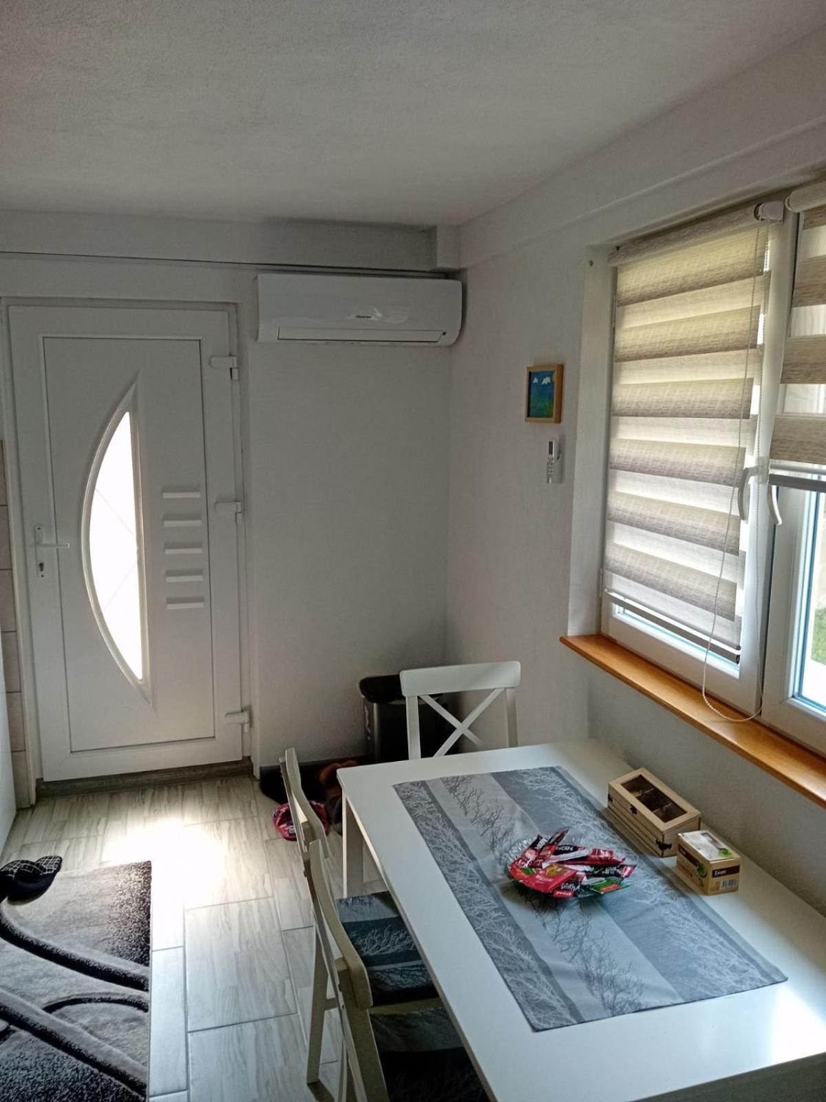 Aurora Apartment Високо Екстериор снимка