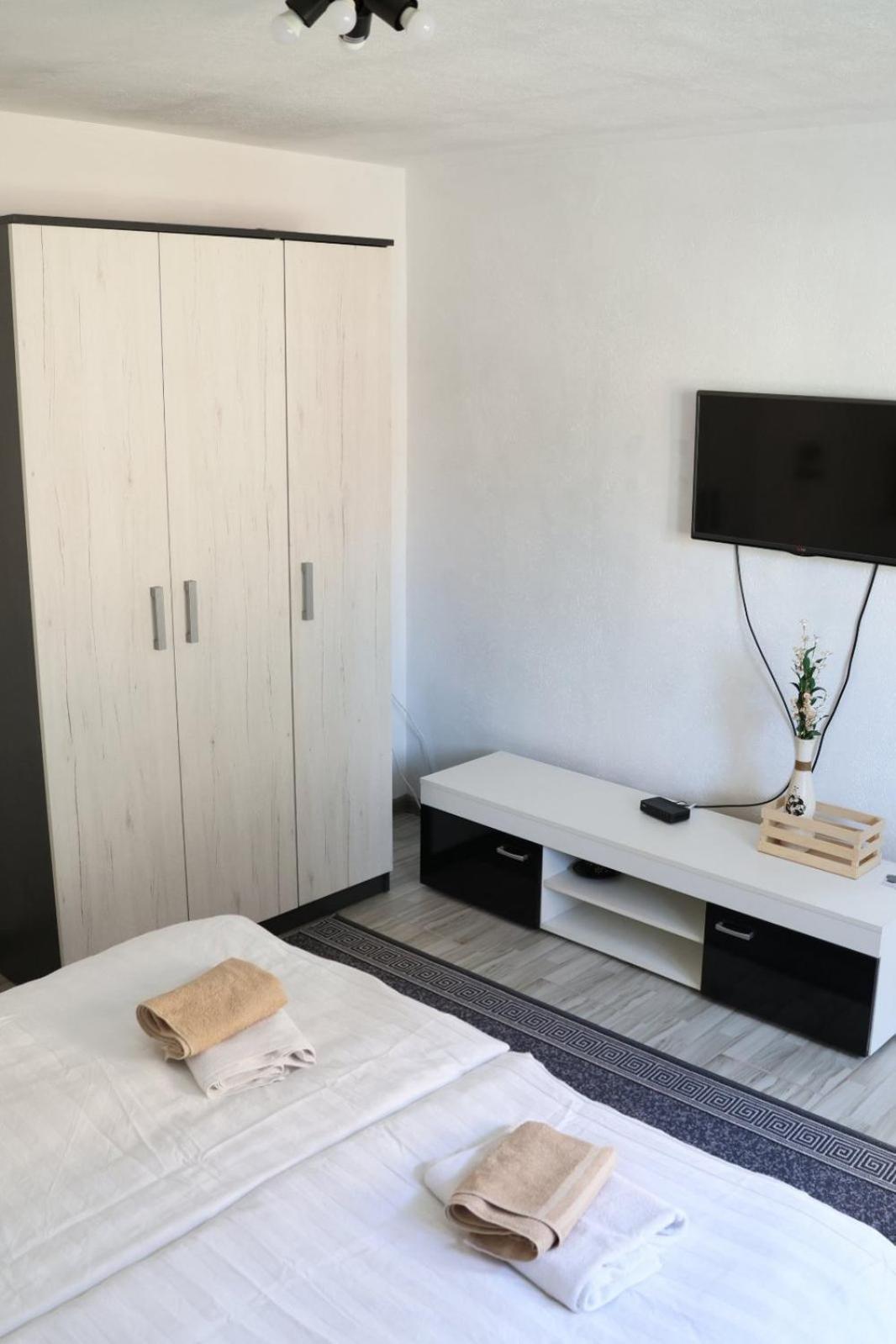 Aurora Apartment Високо Екстериор снимка